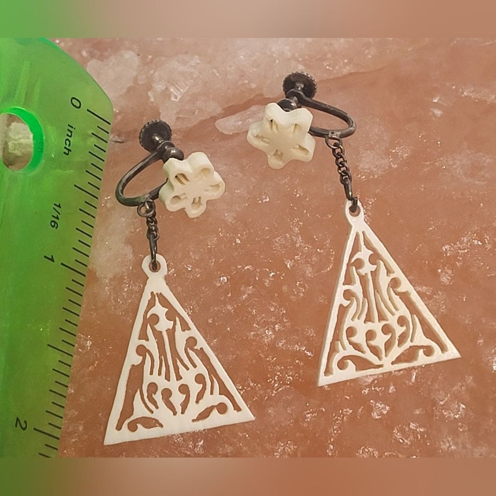 Vintage screw on earrings 2"